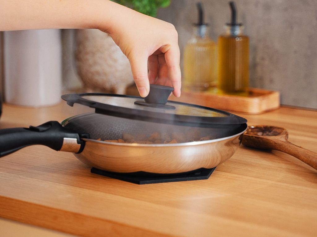 BLANDAD STEKPANNA MED AVTAGBART HANDTAG – 5-DELAT SET - 4